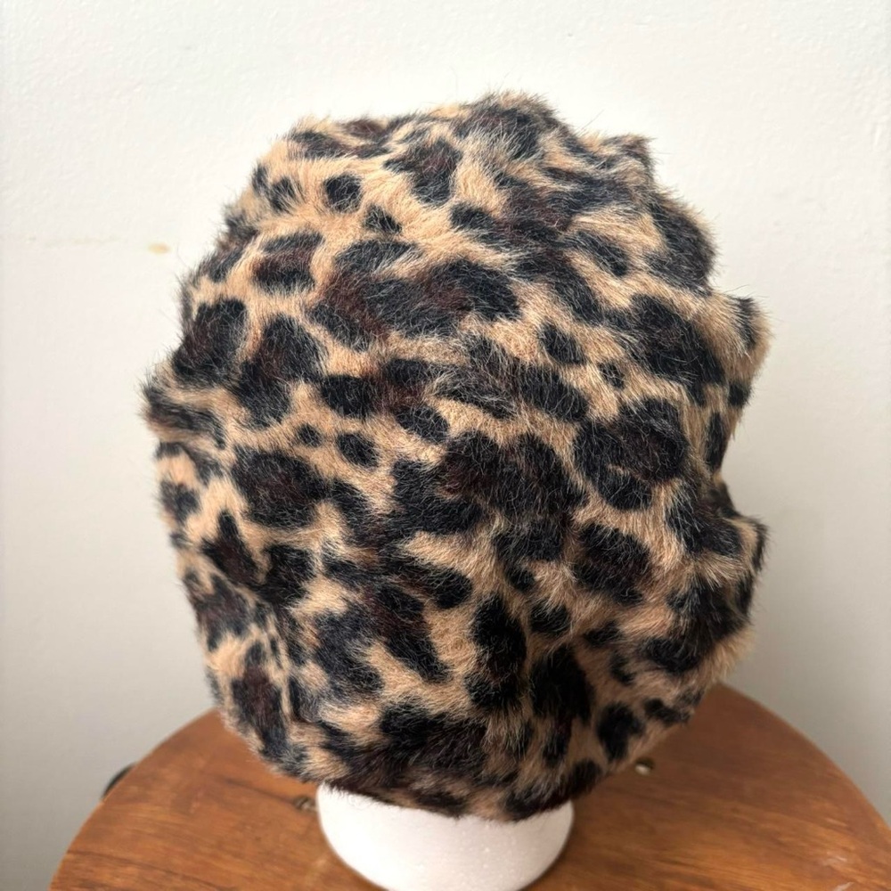 Black and tan leopard print fuzzy faux fur beret - Picture 3 of 8